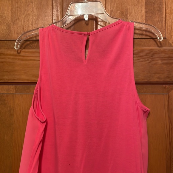 Everyone needs a splash of pink in their wardrobe! - Picture 4 of 4